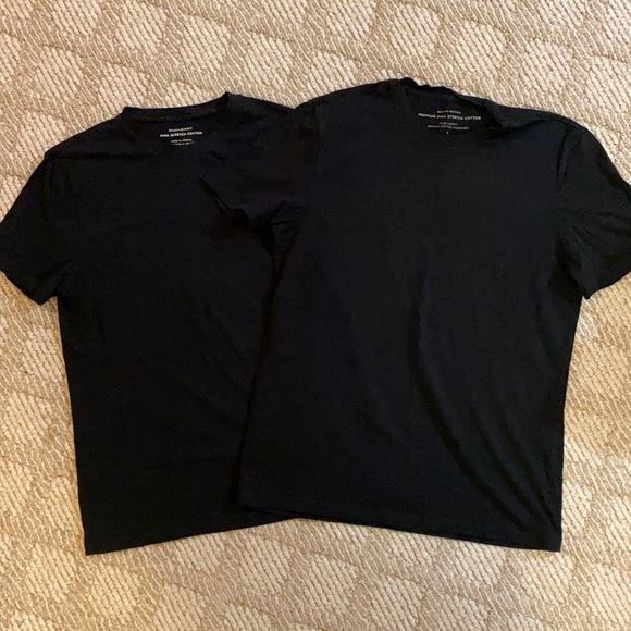 2 Banana Republic Black Cotton T-Shirts, Men Large